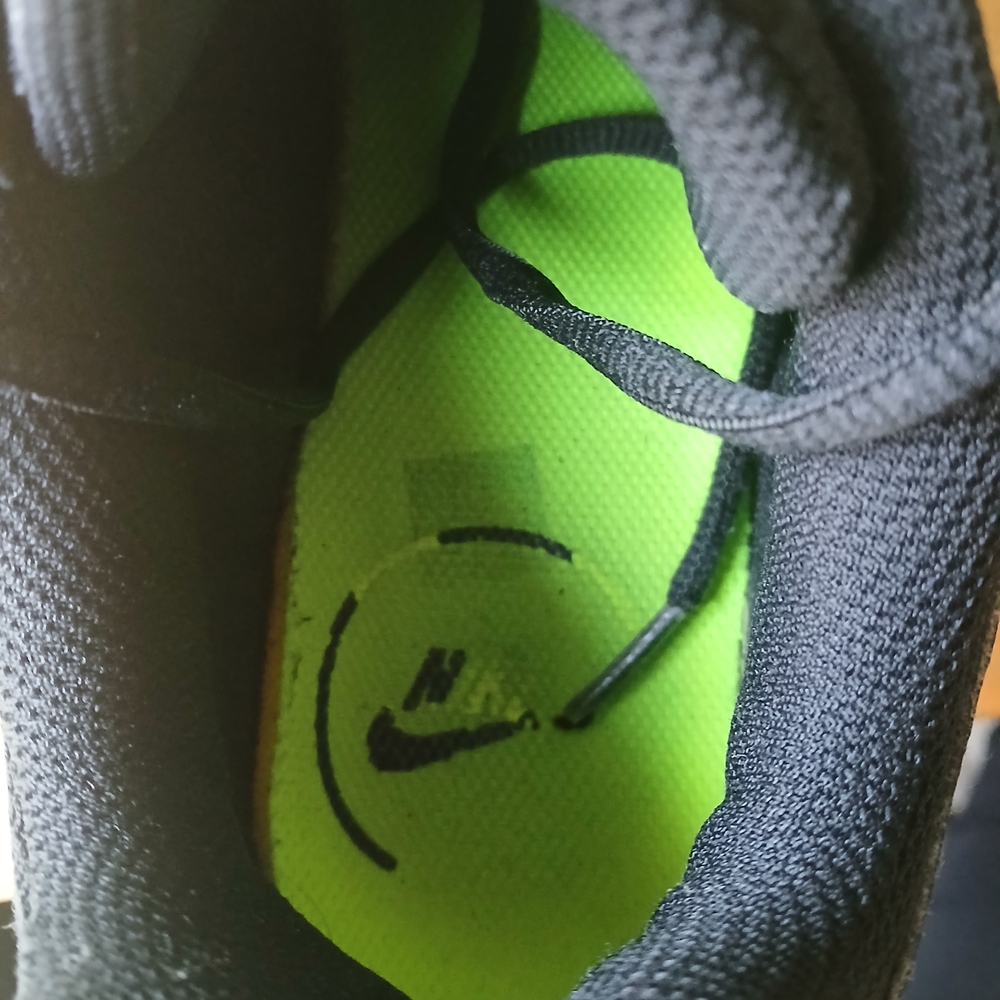 Nike Max Air Black Athletic Sneakers - Picture 8 of 8